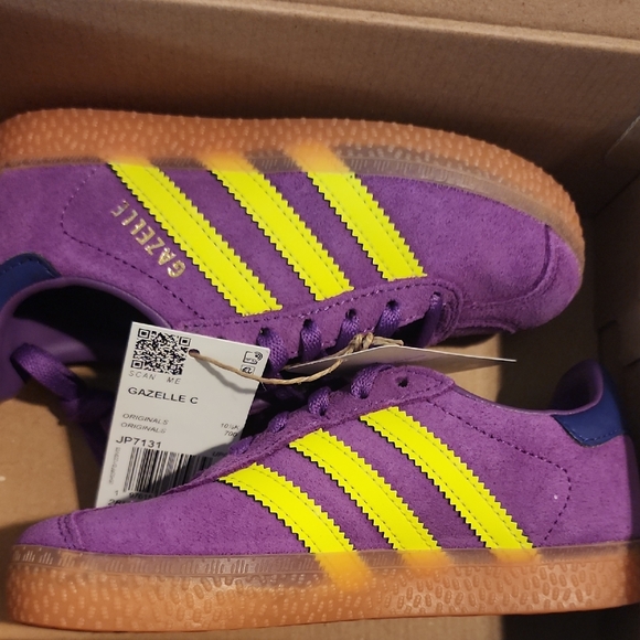 🆕 Adidas Gazelle Purple and Yellow Sneakers - Picture 2 of 9